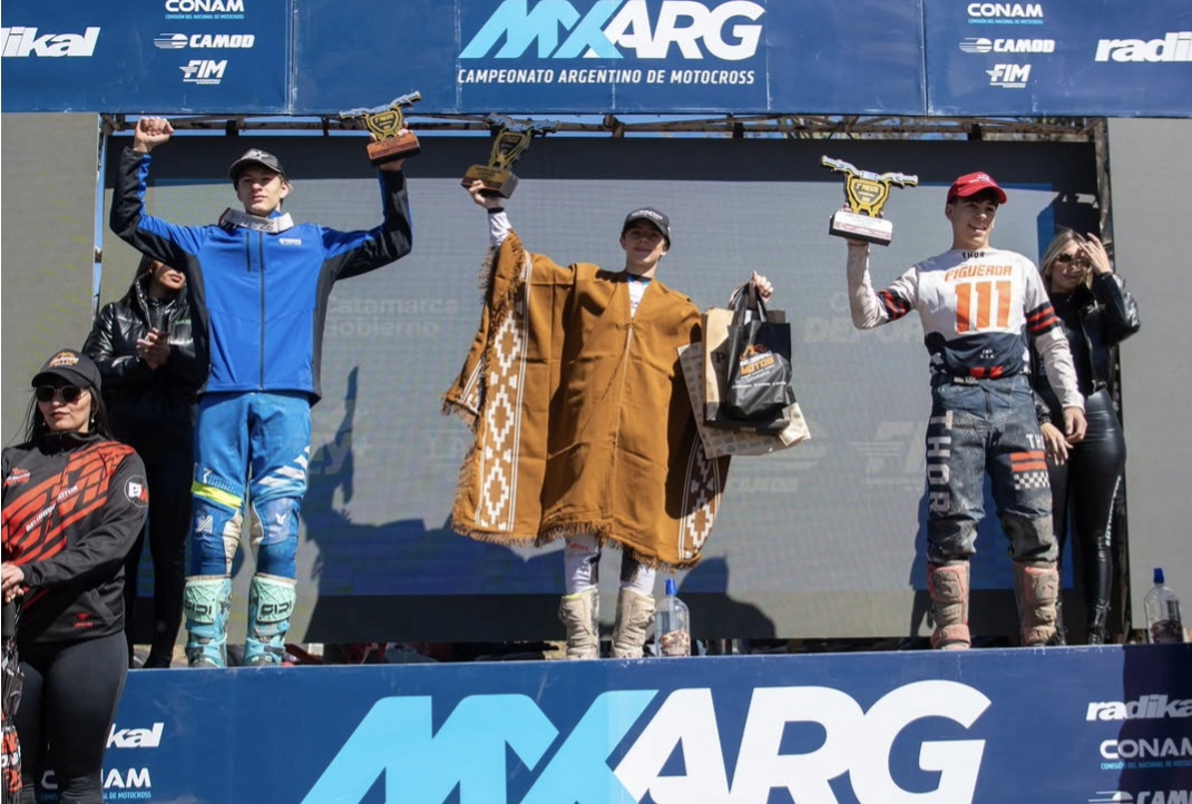 El pampeano Juan Martín Figueroa, en el segundo escalón del podio en 125cc.