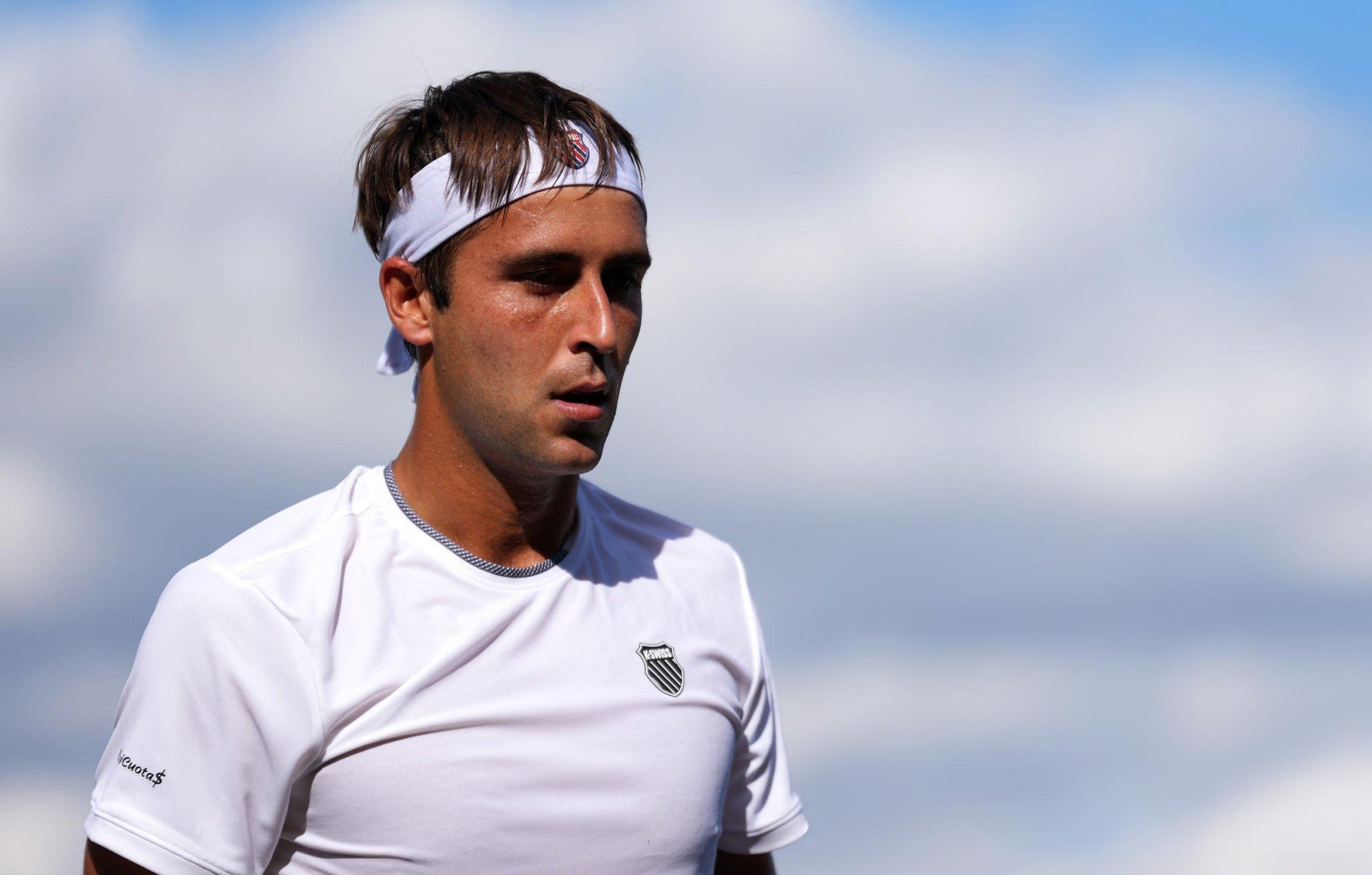 Etcheverry perdió ante el francés Terence Atmane, mientras que Navone cayó frente al belga Alexander Blockx.