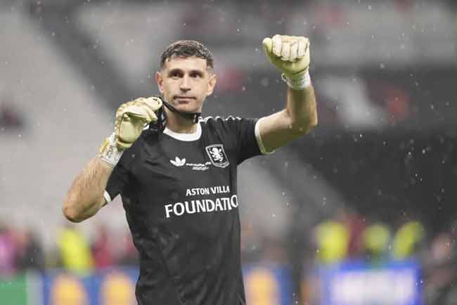 “Dibu” Martínez acordó su llegada a Chelsea.
