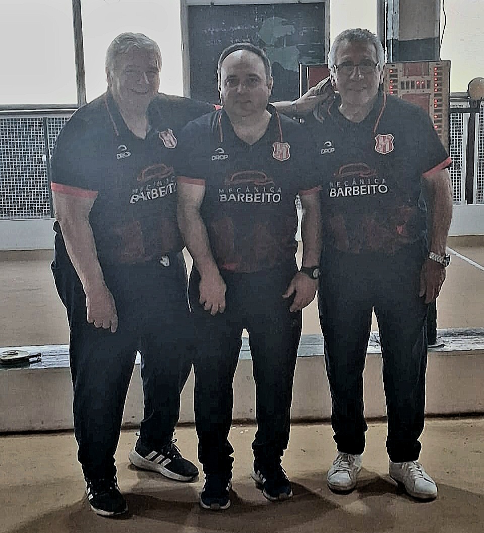 Mondino, Rosa y Garrone, integrantes de Costa campeón en Segunda.