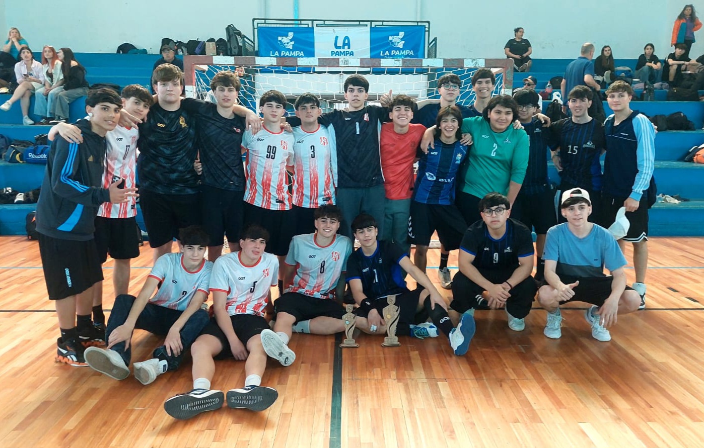 Los equipos de General Acha y Costa Brava pertenecientes a Cadetes.