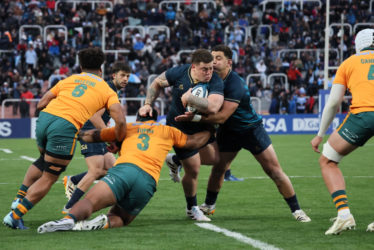 Argentina reaccionó a tiempo y sostuvo el empate en un cierre cargado de tensión.