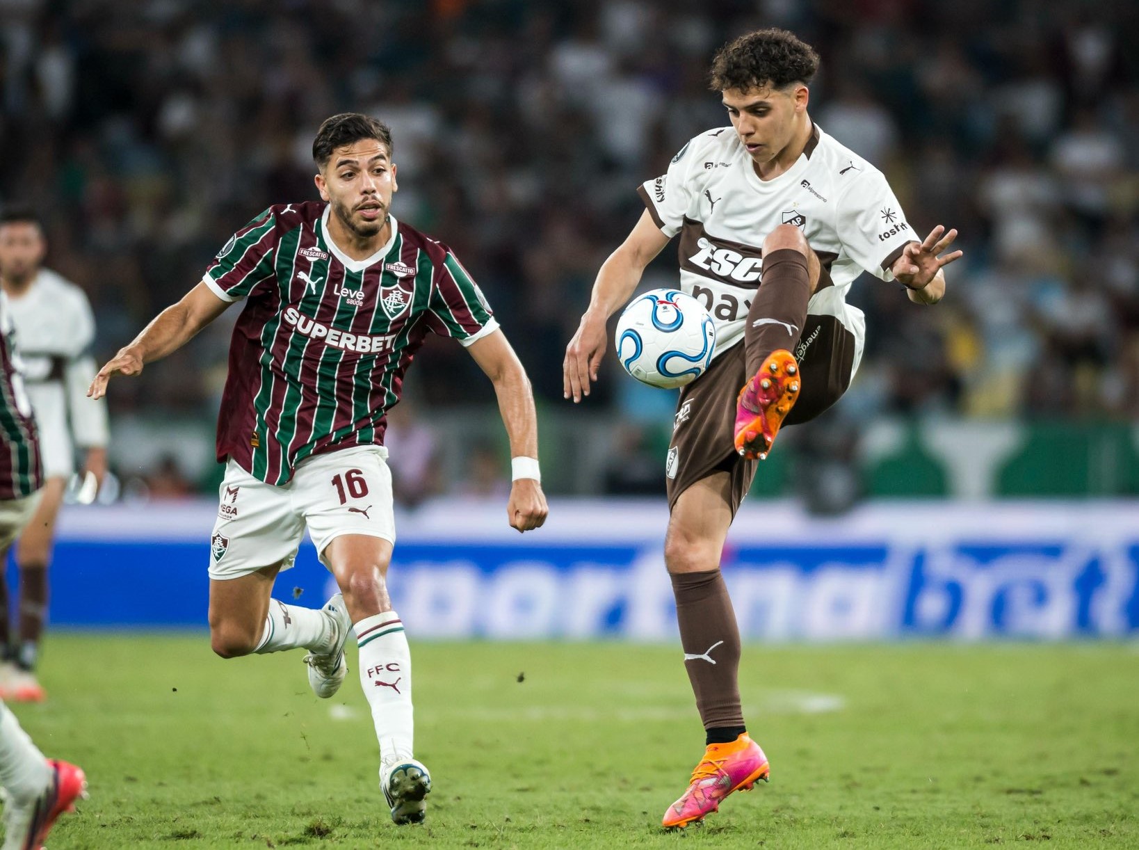 Platense cayó ante Fluminense, pero mantiene viva la ilusión de dar vuelta la serie.