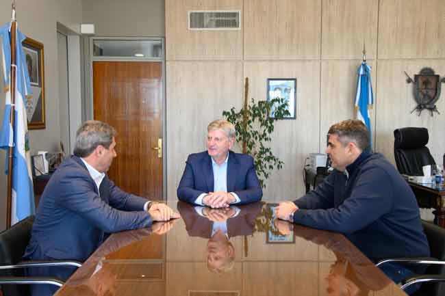 Uñac, Ziliotto y Bensusán, durante el encuentro.