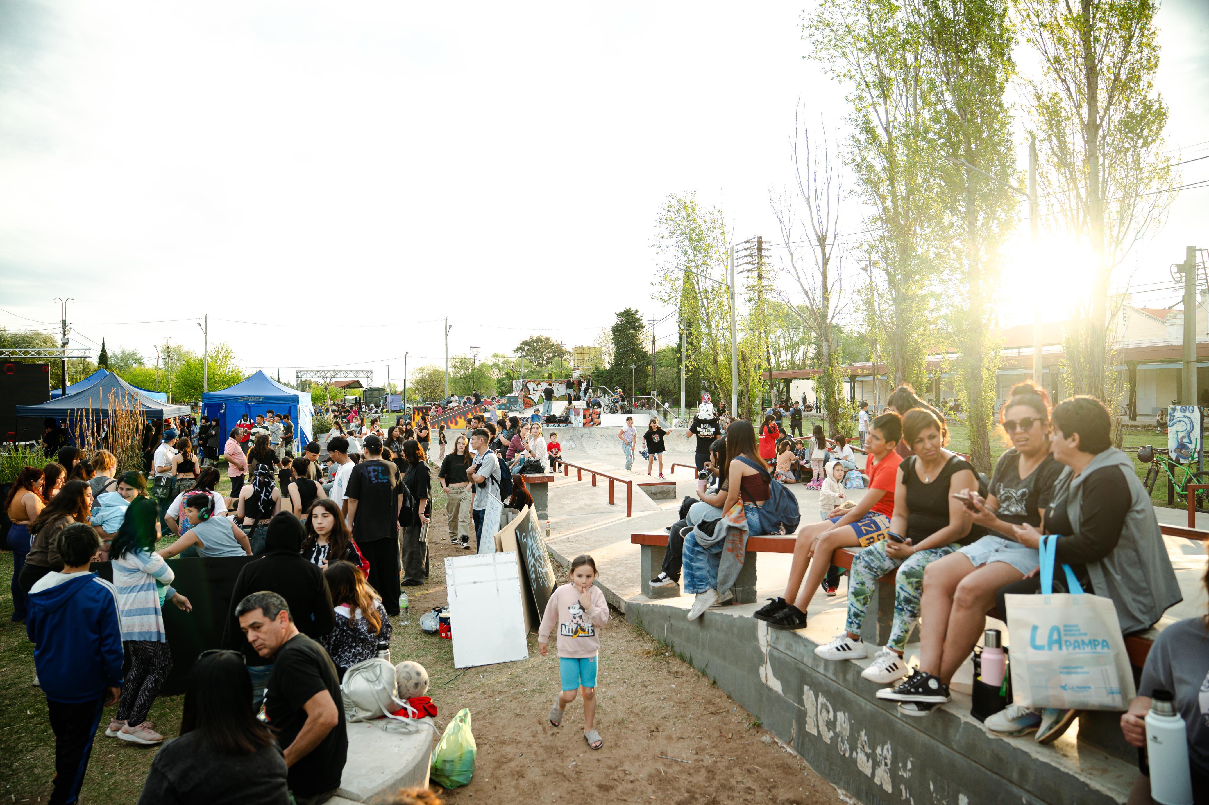 El convocante evento se programó al aire libre.
