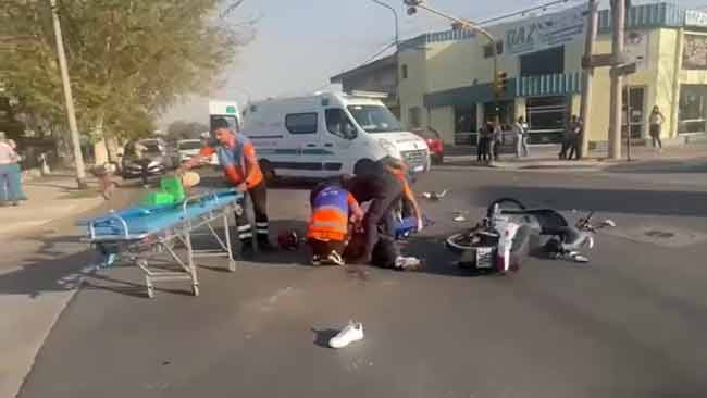 La joven fue asistida y trasladada por el SEM al nosocomio local.