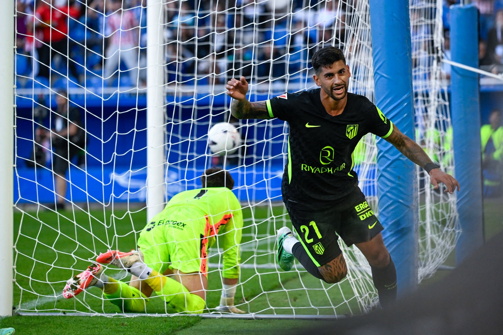 El Cuti marcó de cabeza el gol agónico del triunfo del Atlético de Madrid.