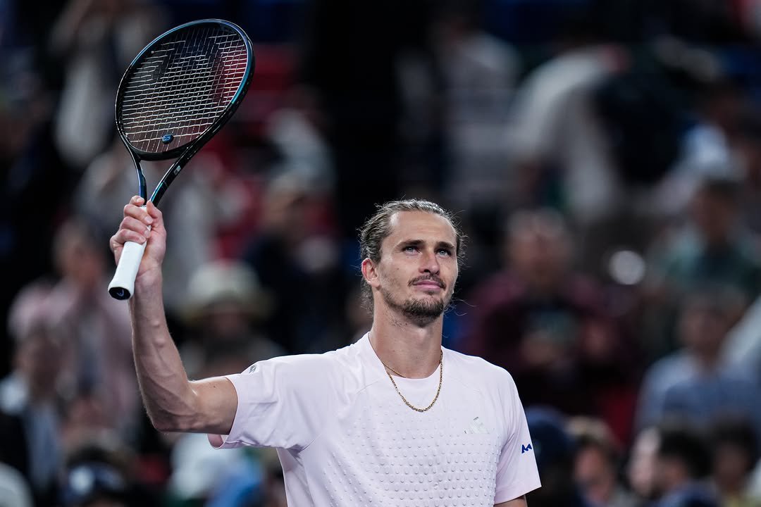 Zverev le ganó a Bublik y avanzó en Shangai.