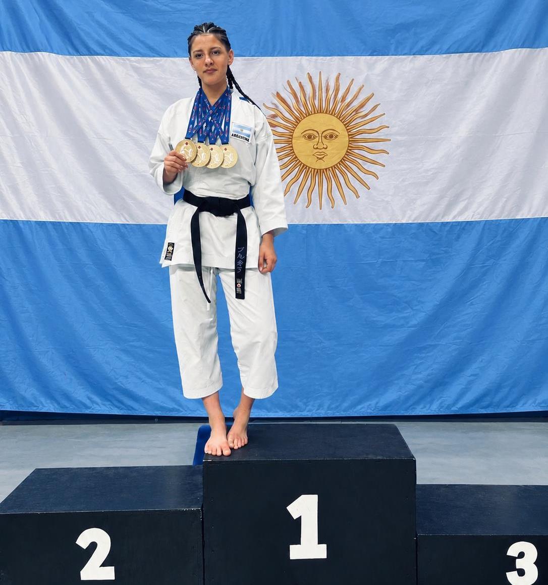 Alma Gómez y sus cuatro oros. Fue la más destacada a nivel individual.