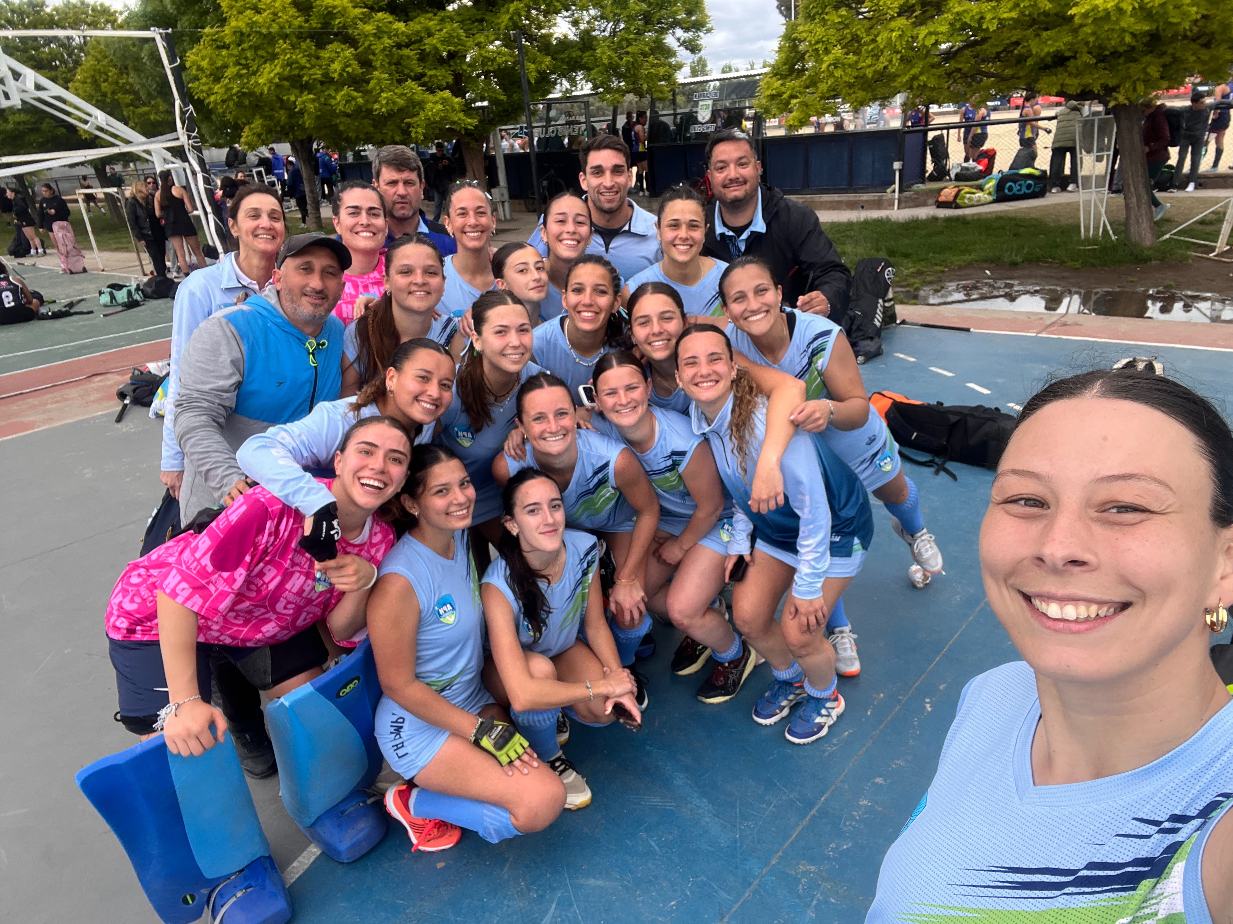 El seleccionado femenino de La Pampa, tras la victoria del sábado.