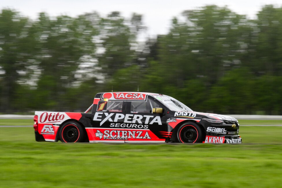 Canapino ganó en el autódromo platense.